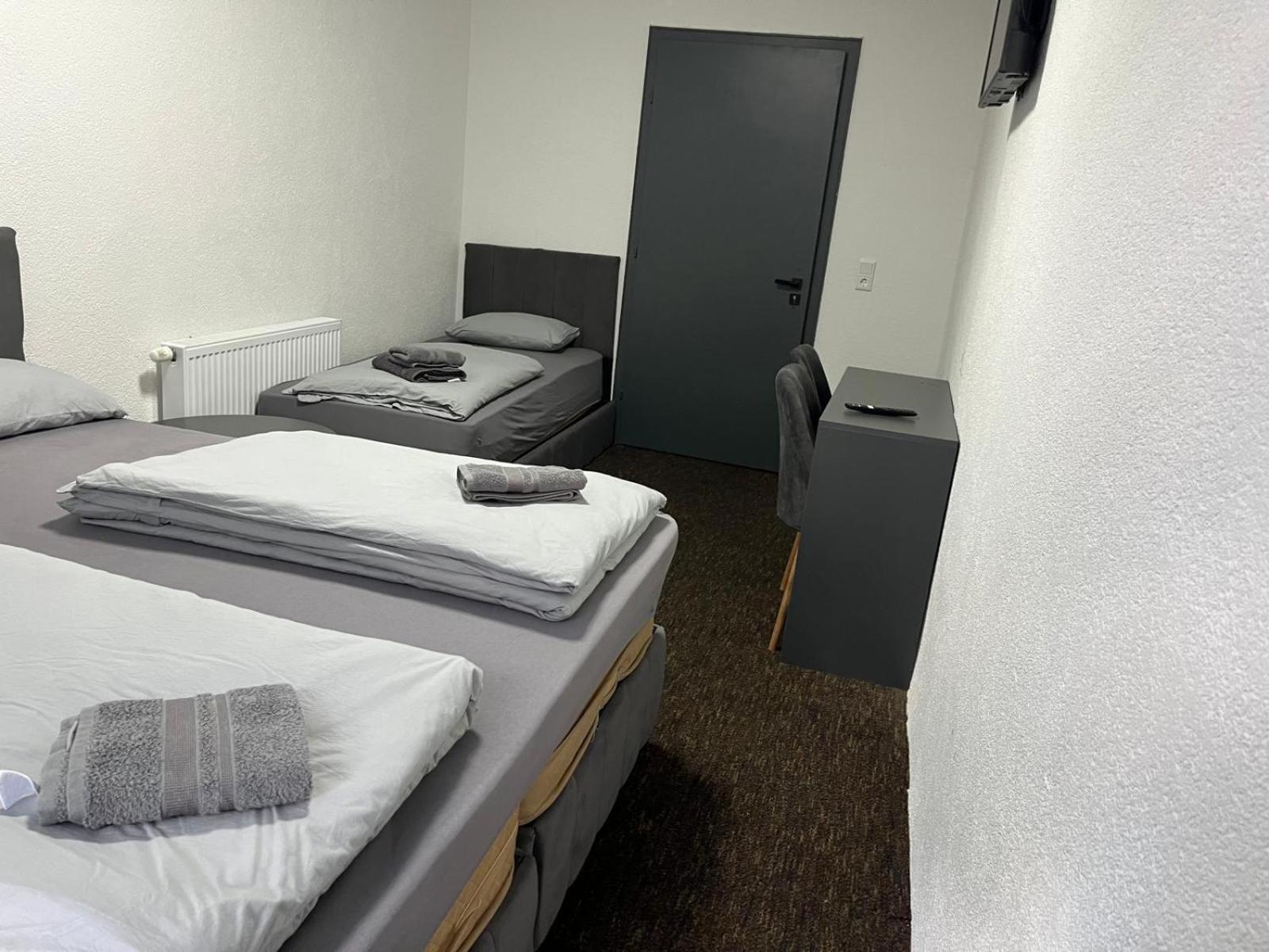 Duisburger Hostel ภายนอก รูปภาพ
