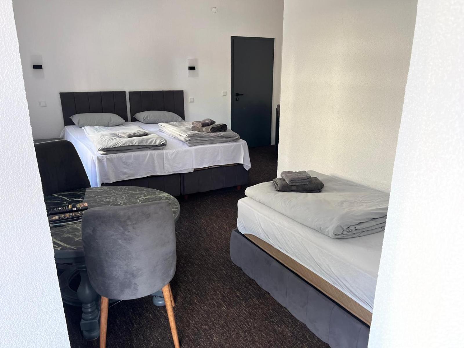 Duisburger Hostel ภายนอก รูปภาพ