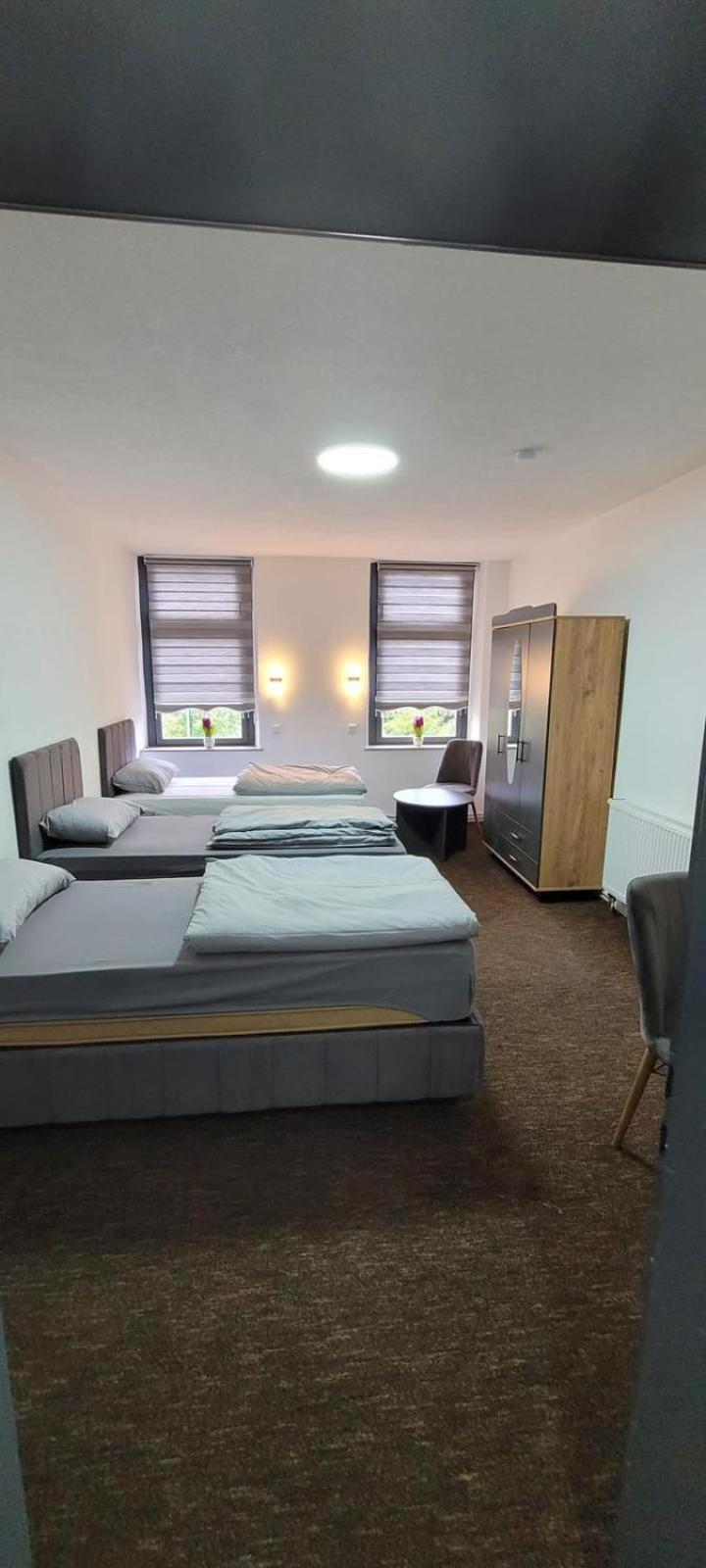 Duisburger Hostel ภายนอก รูปภาพ